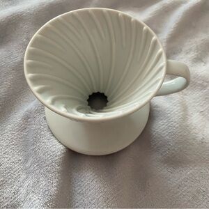 Hario V60 ceramic coffee dripper 01